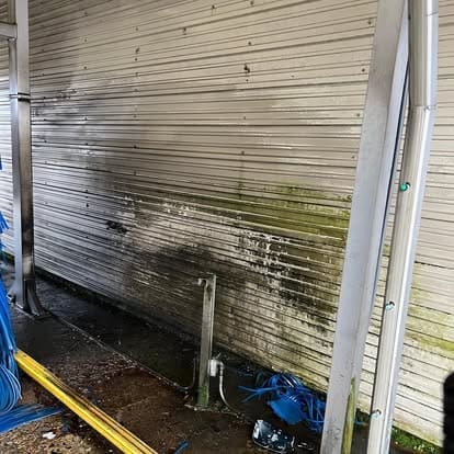 Filthy Vinyl Siding before Power Washing in Chattanooga TN by QualityPRO Power Washing