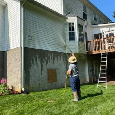 Dirty Vinyl Siding before Power Washing in Chattanooga TN by QualityPRO Power Washing