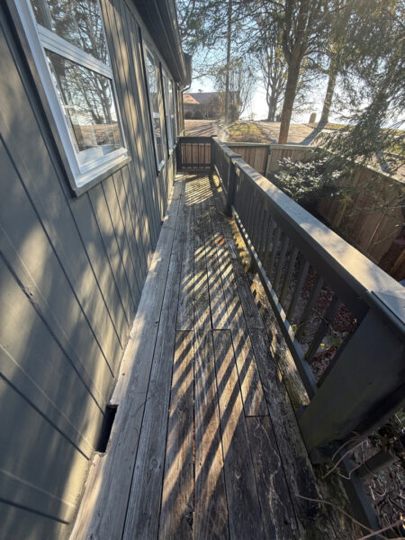 This project in Signal Mountain involved the assessment, repair, prep work, and washing of a home's exterior as part of a comprehensive exterior and selective interior transformation.