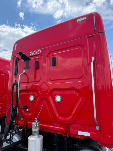 Performed bi-weekly deluxe exterior pressure washing, detergent application, selective metal brightening, and thorough rinsing on Foodliner's Chattanooga dry goods tanker fleet to maintain appearance and prevent buildup.