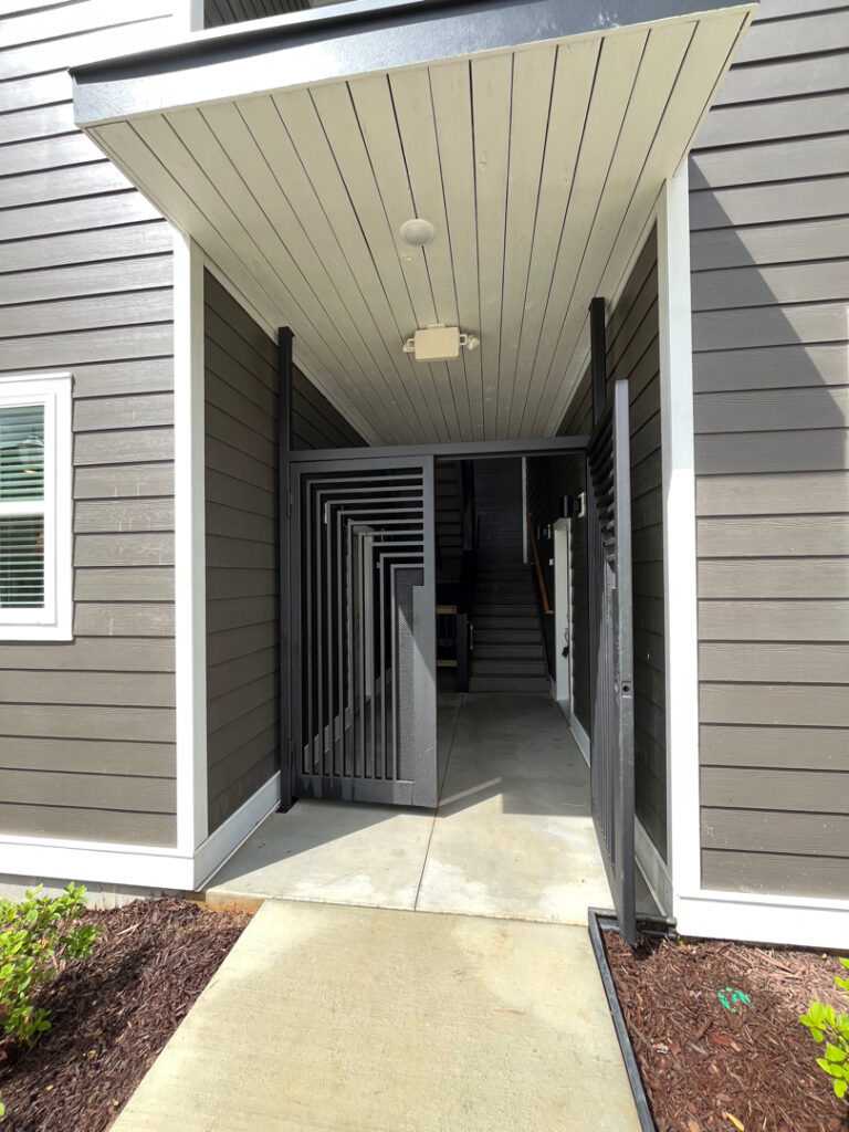 For Collier Construction’s Breezeway Building 4 in Chattanooga, we delivered a comprehensive, code-compliant, and fully coordinated electrical and low-voltage installation spanning in-unit circuitry, common-area and emergency lighting, service distribution, and life-safety systems.