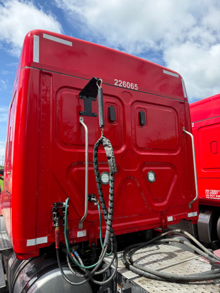Performed bi-weekly deluxe exterior pressure washing, detergent application, selective metal brightening, and thorough rinsing on Foodliner's Chattanooga dry goods tanker fleet to maintain appearance and prevent buildup.