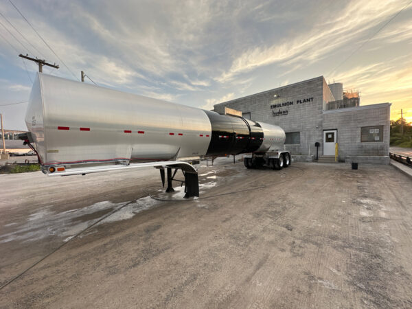 This project involved an on-site exterior fleet wash and targeted tar removal for a mixed fleet of cars and trucks in Chattanooga, successfully restoring the vehicles' appearance by safely removing road contaminants, tar, and grime without damaging the paint.