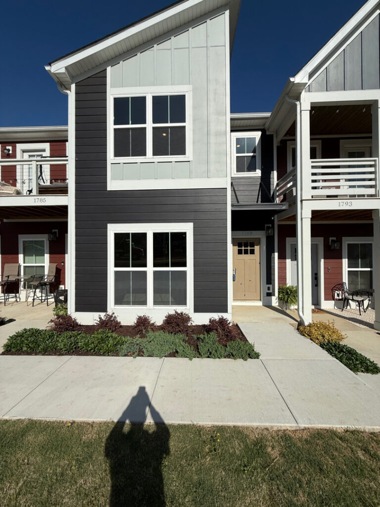 This project involved a comprehensive exterior rinse of a newly constructed Chattanooga home, detached garage, and surrounding hardscapes, including the walkway, driveway, and patio, to remove post-construction dust, debris, and residue in preparation for the final walkthrough and move-in.