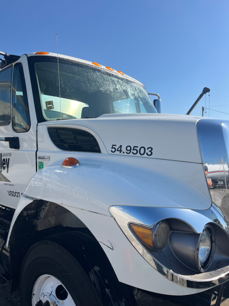 This project involved a comprehensive exterior cleaning of a commercial truck in Chattanooga, featuring a detailed wash of the cab and an acid brightening treatment to restore the metal finish of the tank.