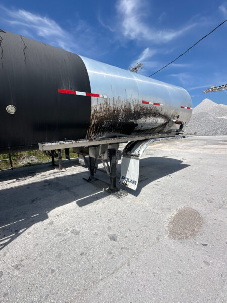 This project involved an on-site exterior fleet wash and targeted tar removal for a mixed fleet of cars and trucks in Chattanooga, successfully restoring the vehicles' appearance by safely removing road contaminants, tar, and grime without damaging the paint.