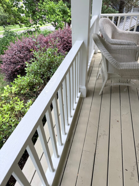 The team performed a targeted soft-wash of the front porches, vertical surfaces, and brick steps of a one-story residence in Chattanooga, complemented by a professional surface cleaning of the driveway, sidewalk, and walkways to enhance curb appeal.