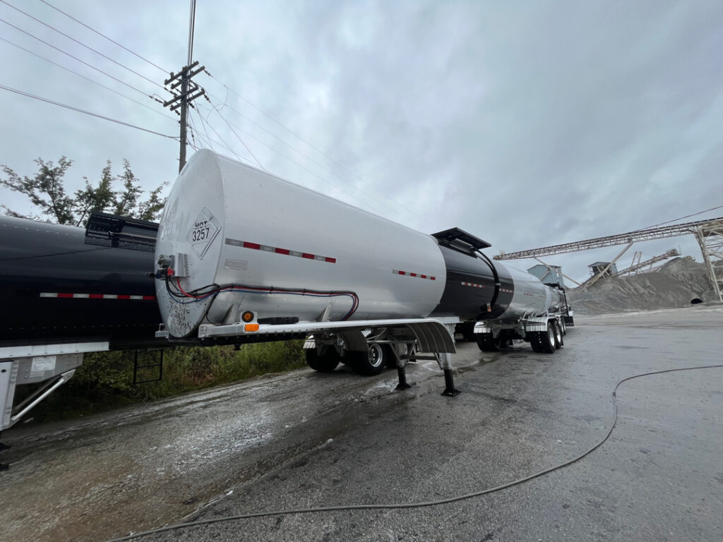 This project involved an on-site exterior fleet wash and targeted tar removal for a mixed fleet of cars and trucks in Chattanooga, successfully restoring the vehicles' appearance by safely removing road contaminants, tar, and grime without damaging the paint.