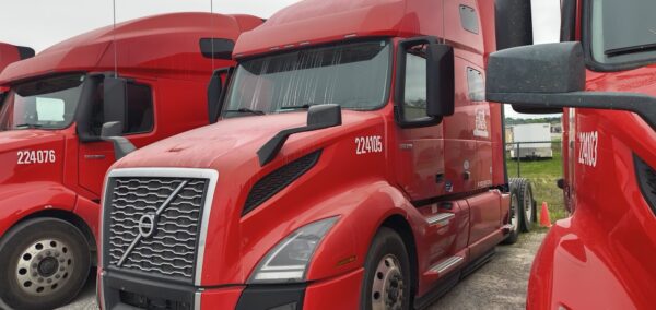 This project involved performing consistent, monthly exterior pressure washes on a fleet of Carter Express sleeper cab trucks in Chattanooga to remove road grime and maintain a professional appearance.