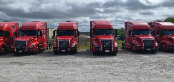 This project involved performing consistent, monthly exterior pressure washes on a fleet of Carter Express sleeper cab trucks in Chattanooga to remove road grime and maintain a professional appearance.