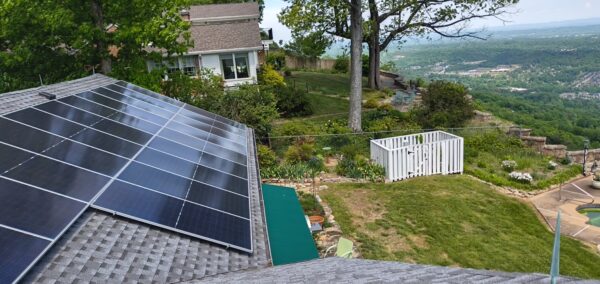 This Signal Mountain home exterior project successfully completed a comprehensive first-floor window cleaning, cleared and flushed the gutter system to ensure proper drainage, and pressure-washed the composite deck to restore its original appearance and protect it from weather-related damage.