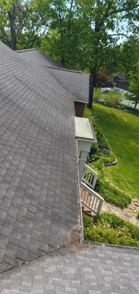 This Signal Mountain home exterior project successfully completed a comprehensive first-floor window cleaning, cleared and flushed the gutter system to ensure proper drainage, and pressure-washed the composite deck to restore its original appearance and protect it from weather-related damage.