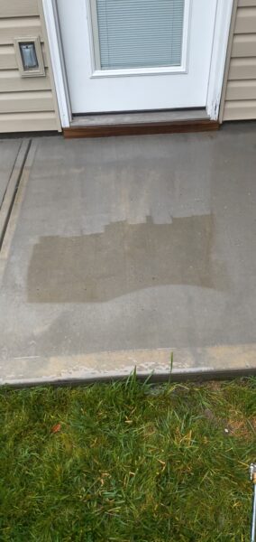 This concrete washing project in Middle Valley revived a driveway, front walkway, and back patio by treating mold and dirt with professional-grade detergents followed by a thorough, methodical power rinse.