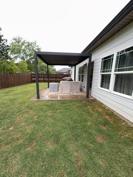 This project involved a complete, low-pressure soft wash of a Chattanooga single-story home and its attached pergola to safely clean the siding, gutters, soffits, and architectural details of organic growth and environmental buildup.