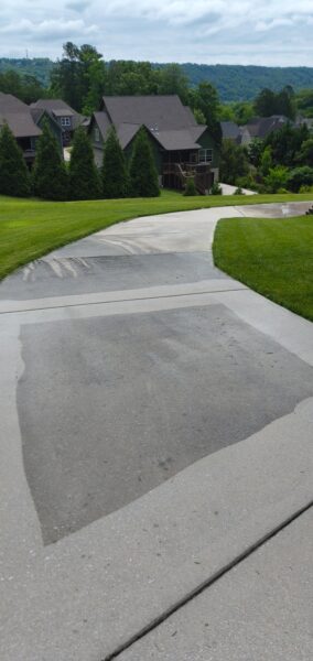 This project in Collegedale involved a comprehensive professional wash and detergent pre-treatment of a concrete driveway and adjacent sidewalk to thoroughly remove heavy dirt, mold, and mildew.