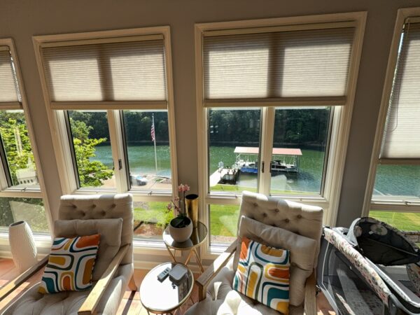 This project provided comprehensive interior and exterior glass cleaning for a single-story home in Soddy-Daisy, focusing exclusively on restoring streak-free clarity to the panes to maximize natural light and visibility.