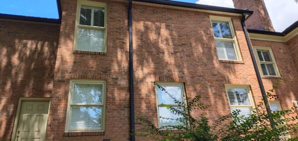 This seasonal maintenance project at a two-story Chattanooga residence involved thoroughly clearing leaves and debris from the roofline and leaf-guard-equipped gutter system, followed by a detailed exterior cleaning of the windows and both sides of several glass doors.