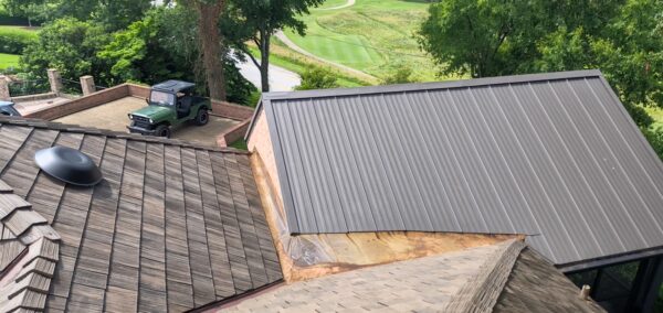 This seasonal maintenance project at a two-story Chattanooga residence involved thoroughly clearing leaves and debris from the roofline and leaf-guard-equipped gutter system, followed by a detailed exterior cleaning of the windows and both sides of several glass doors.