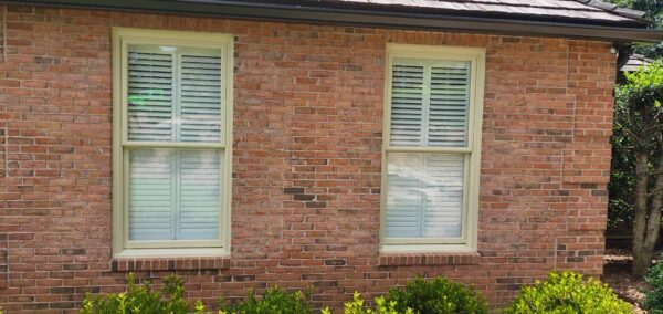This seasonal maintenance project at a two-story Chattanooga residence involved thoroughly clearing leaves and debris from the roofline and leaf-guard-equipped gutter system, followed by a detailed exterior cleaning of the windows and both sides of several glass doors.
