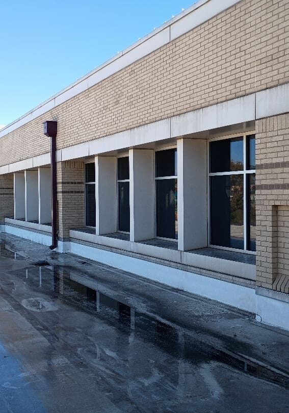 Completed washing of windows at the convention center in chattanooga tn by qualitypro power washing