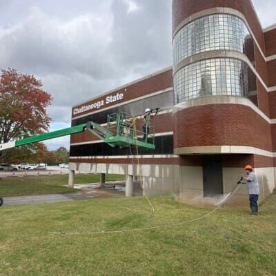 Chattanooga state university walls and window pressure washing in chattanooga tn by qualitypro power washing