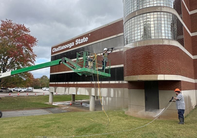 Chattanooga state university walls and window pressure washing in chattanooga tn by qualitypro power washing