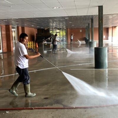 Parking area pressure washing in chattanooga tn by qualitypro power washing