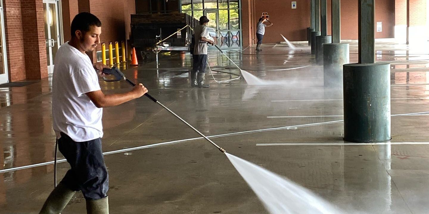 Parking area pressure washing in chattanooga tn by qualitypro power washing