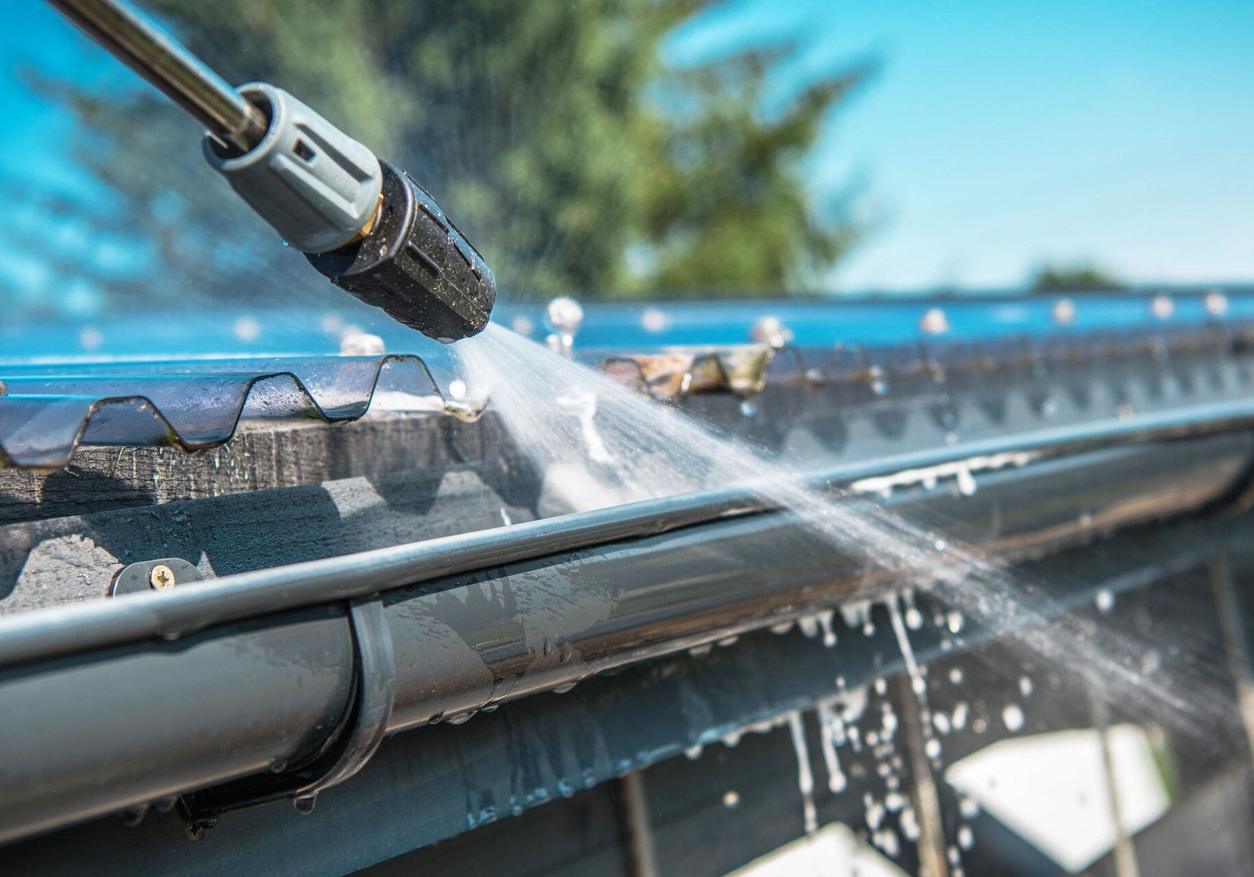 Trust QualityPro Power Washing for expert gutter cleaning. Affordable, thorough, and guaranteed satisfaction in Chattanooga.