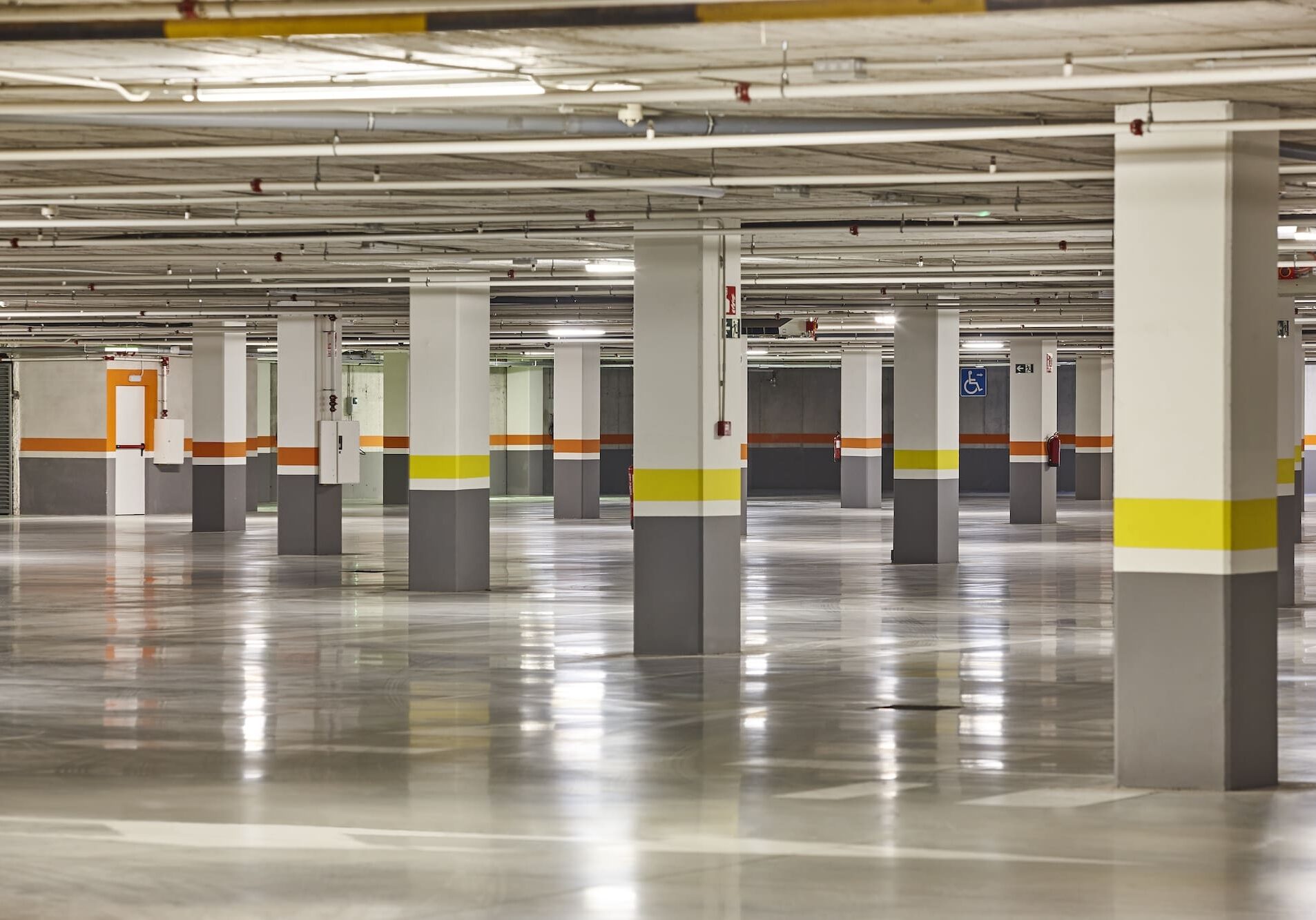 Underground vehicle parking lot